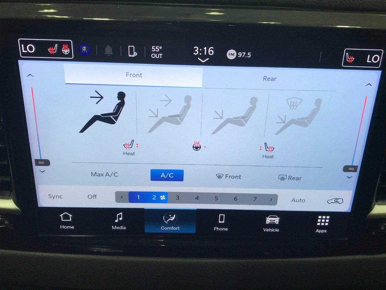 Used 2024 Chrysler Pacifica Touring-L image 18