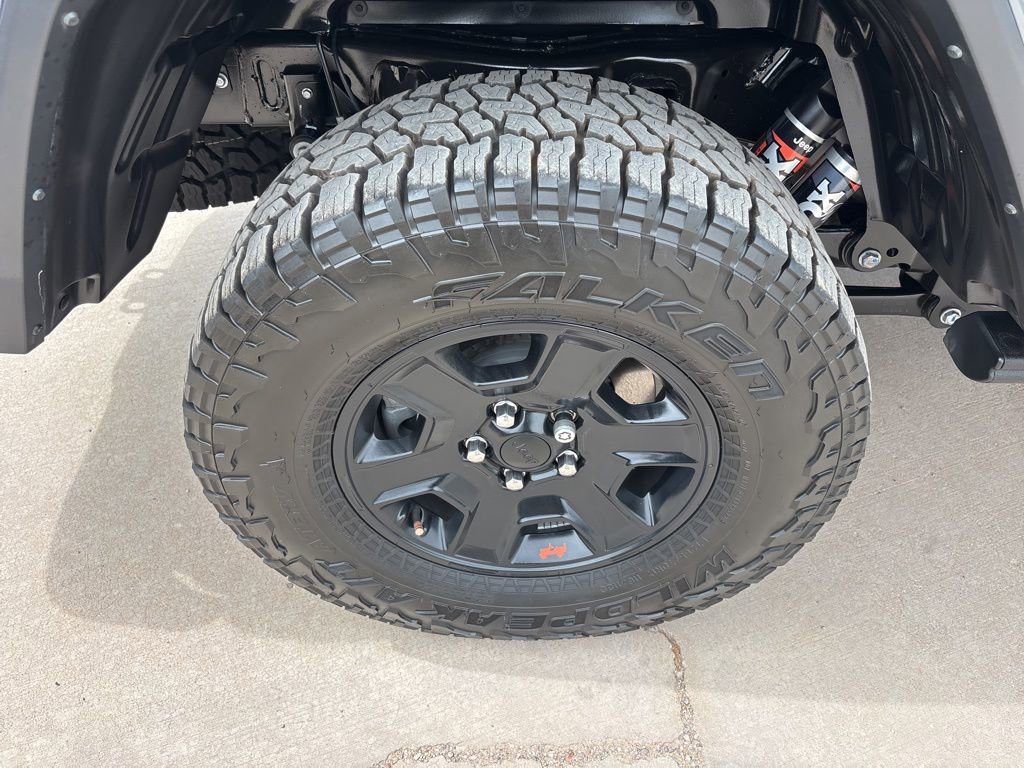 Used 2023 Jeep Gladiator Mojave w/ LED Lighting Group AWD/4WD image 11