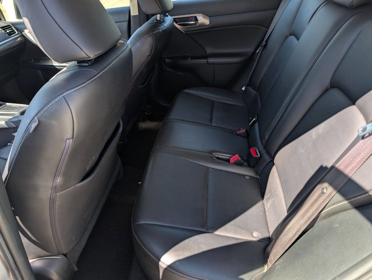 Used 2015 Lexus CT 200h image 17