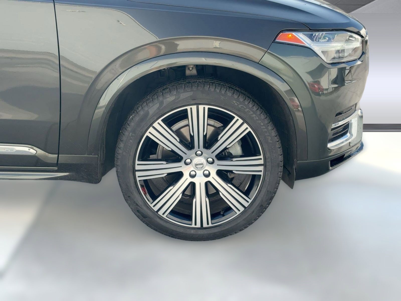 Used 2020 Volvo XC90 T6 Inscription w/ Protection Package image 12