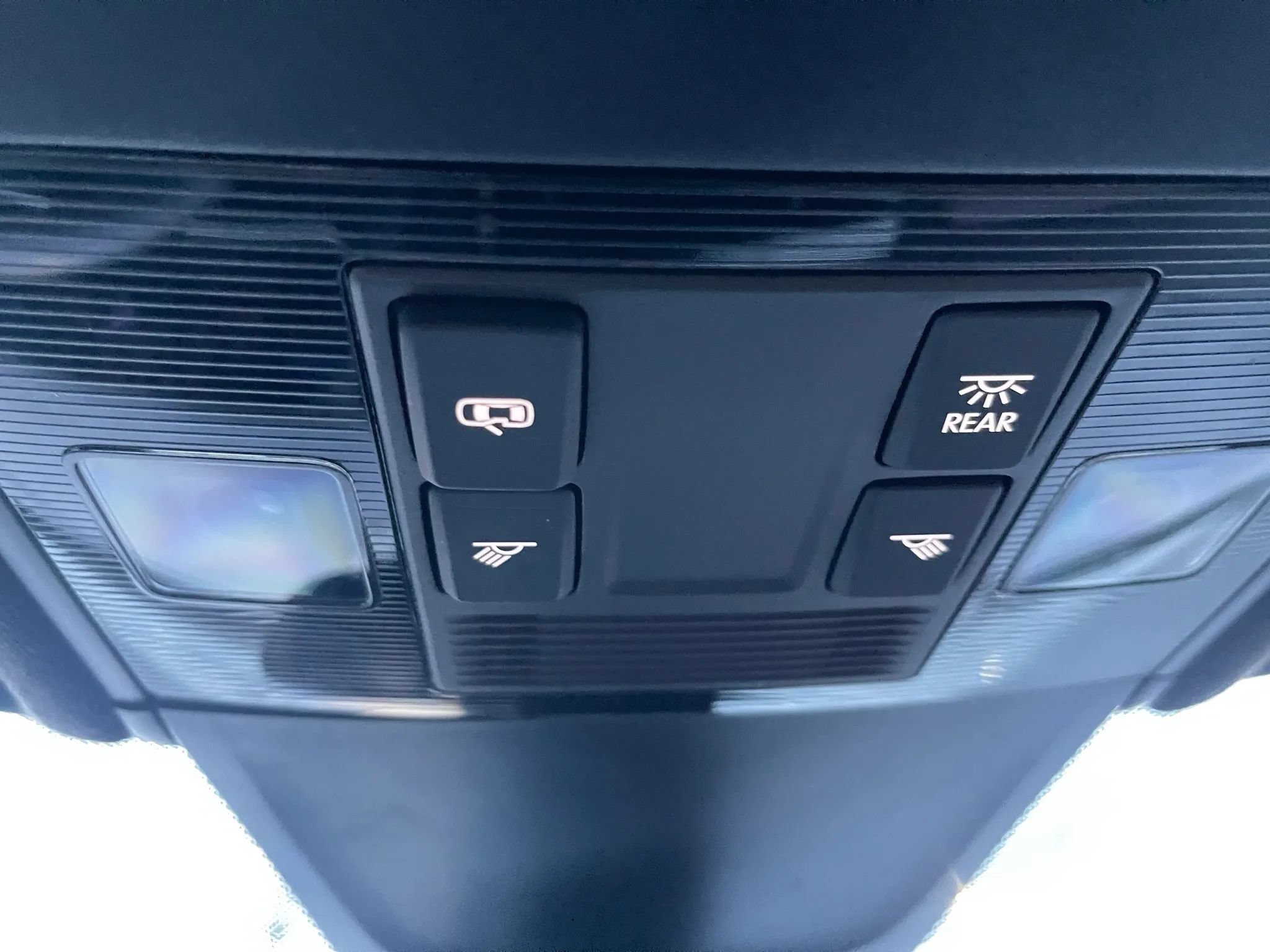Used 2024 Volkswagen Tiguan SE AWD/4WD image 28