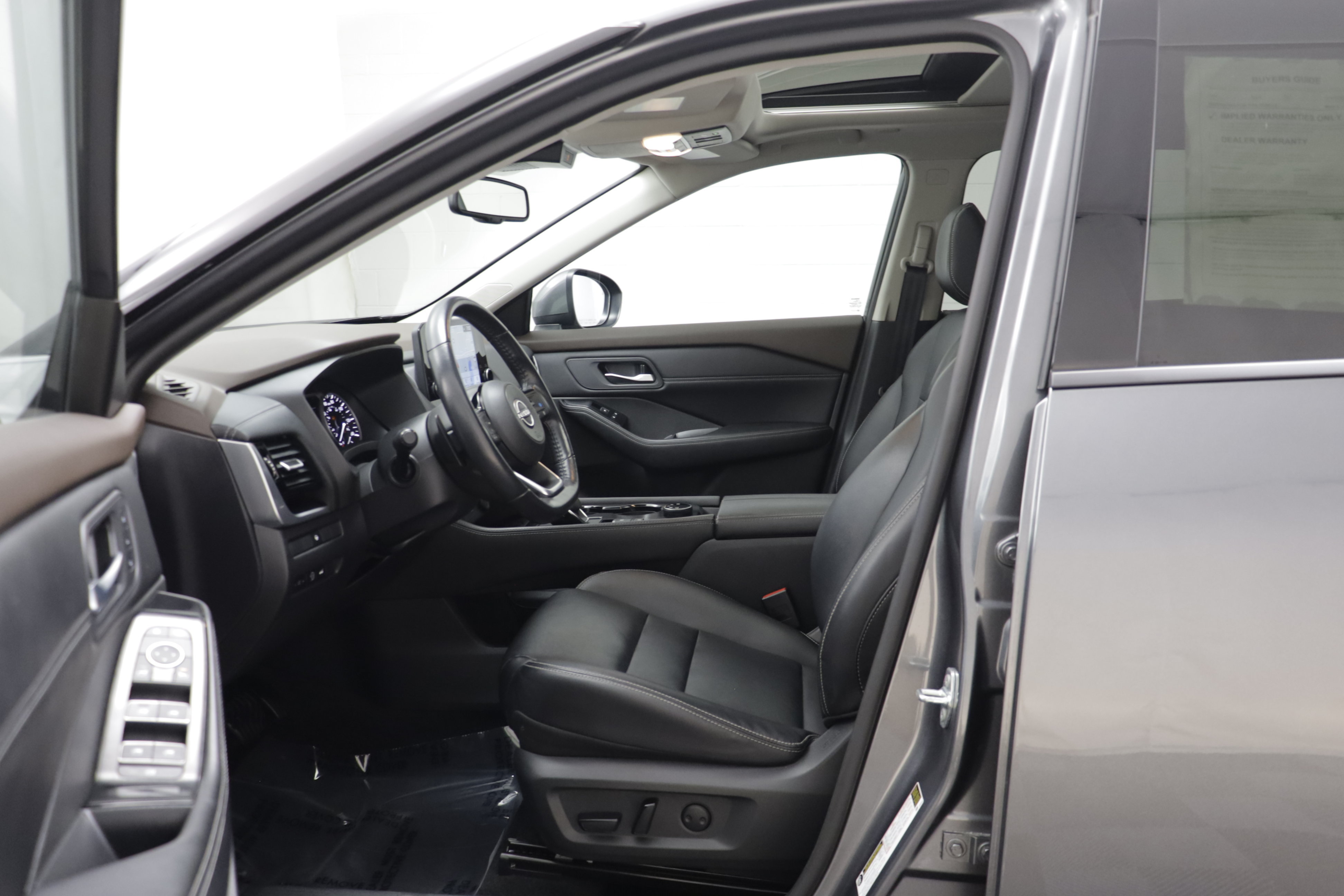 Used 2023 Nissan Rogue SL AWD/4WD image 5