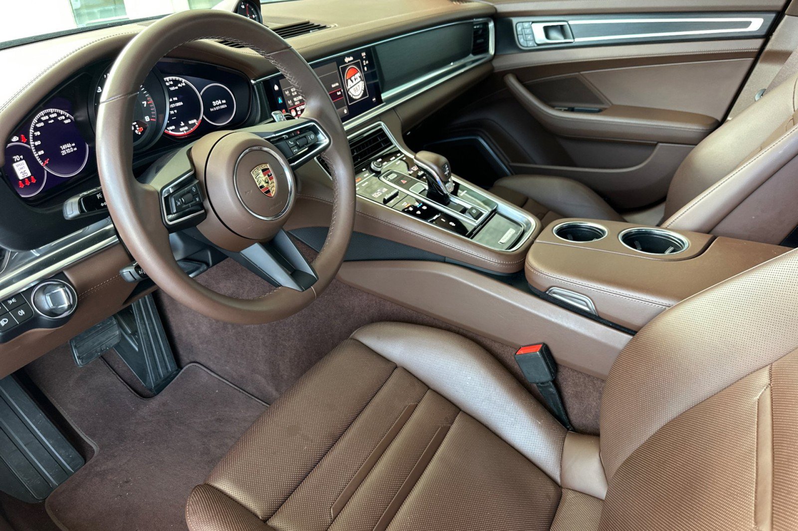 Certified 2023 Porsche Panamera Platinum Edition image 4