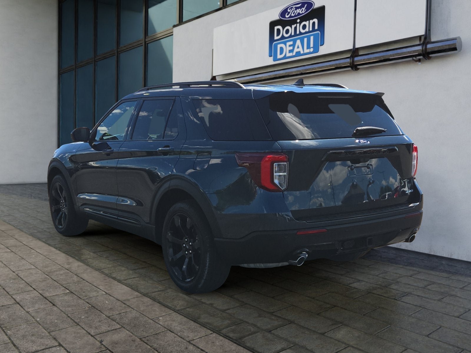 Used 2024 Ford Explorer ST-Line w/ Class IV Trailer Tow Package AWD/4WD image 5
