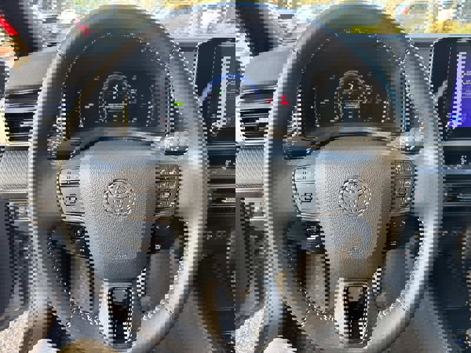 Used 2025 Toyota Camry SE image 29