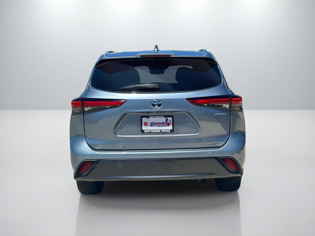Used 2021 Toyota Highlander Limited FWD image 6