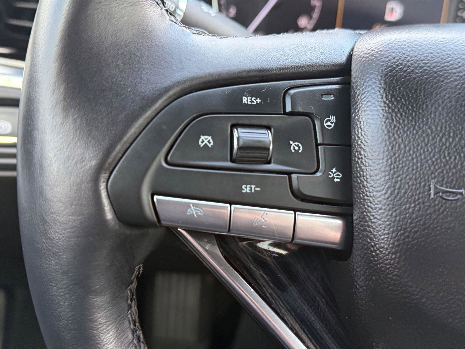 Used 2024 Cadillac XT6 Premium Luxury image 27