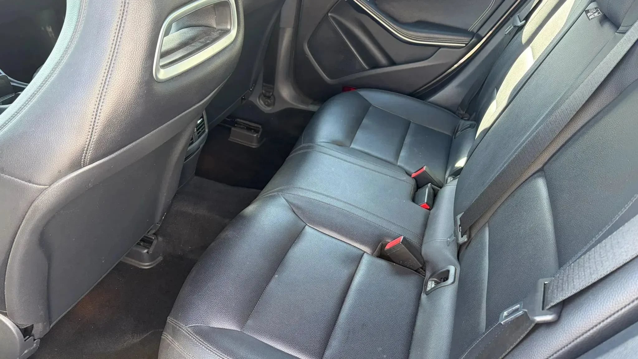Used 2014 Mercedes-Benz CLA 250 image 12