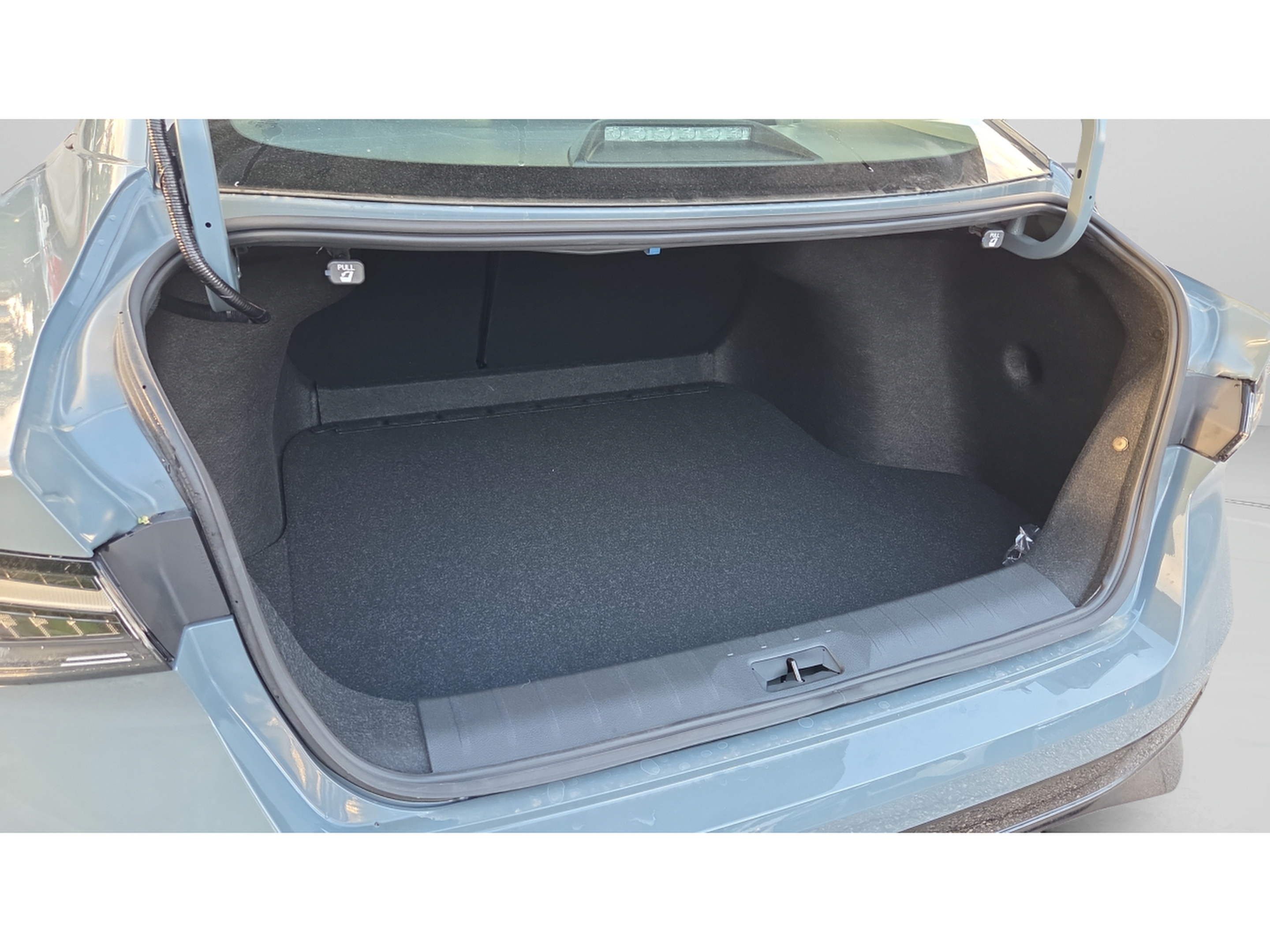 New 2027 Nissan Sentra SR w/ Floor Mat Package FWD image 13