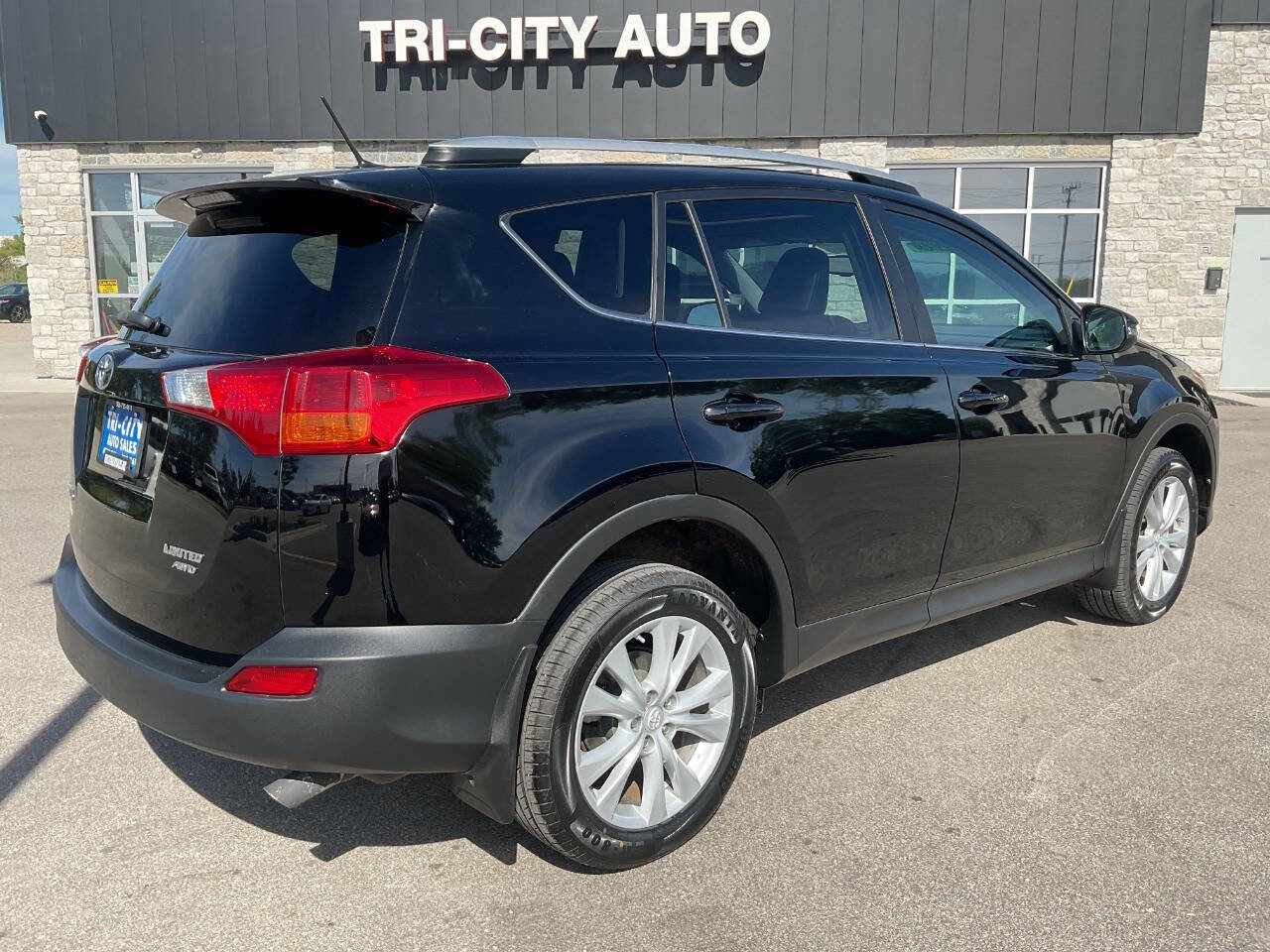 Used 2014 Toyota RAV4 Limited AWD/4WD image 7