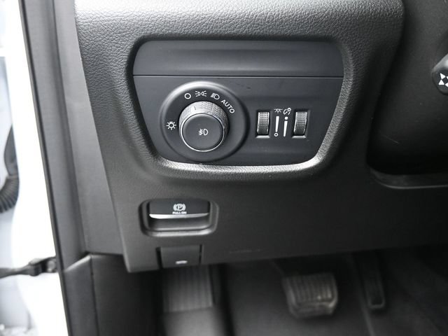 Used 2023 Jeep Grand Cherokee Overland AWD/4WD image 33