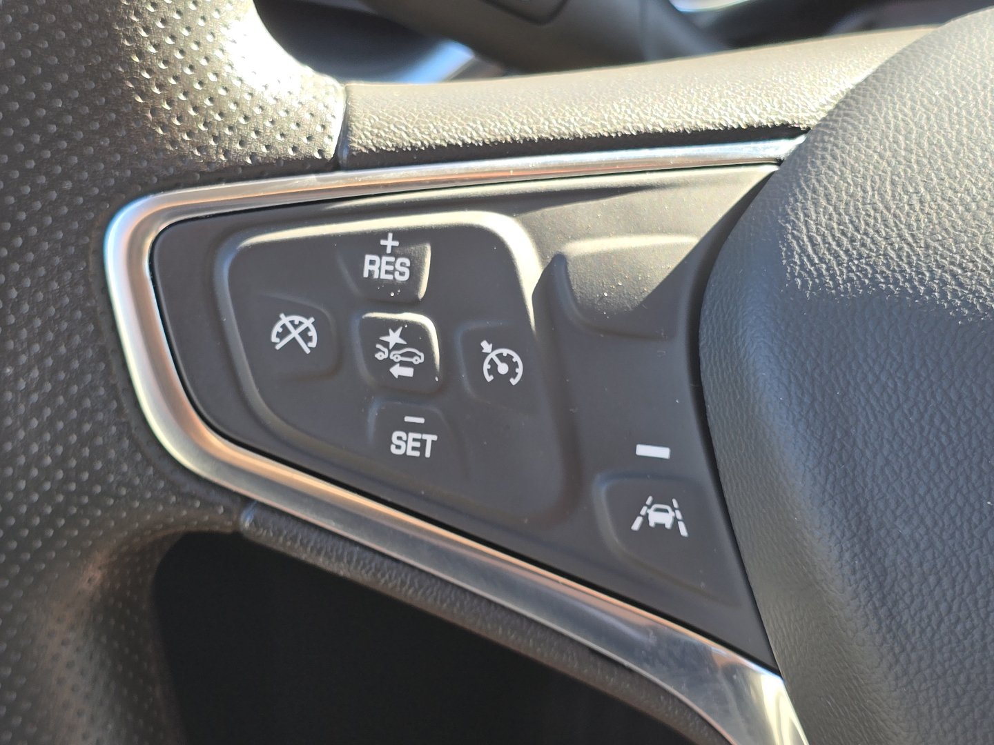 Certified 2024 Chevrolet Equinox LS FWD image 10