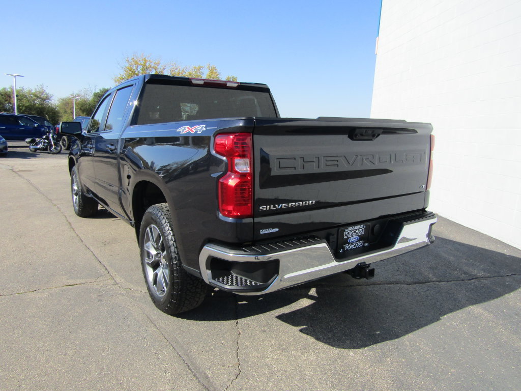 Used 2024 Chevrolet Silverado 1500 LT AWD/4WD image 3