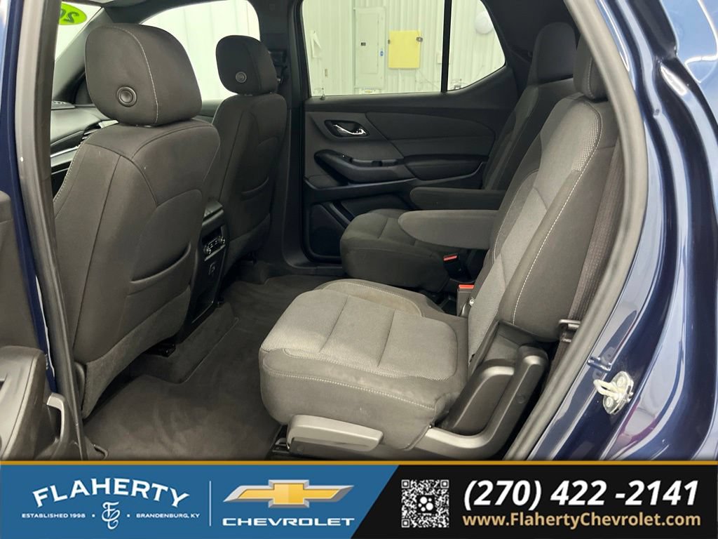 Used 2022 Chevrolet Traverse LT FWD image 11