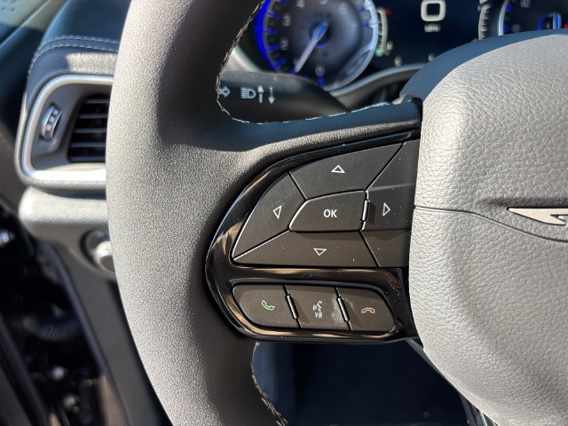 New 2027 Chrysler Pacifica Limited w/ Family Tech Group FWD image 21
