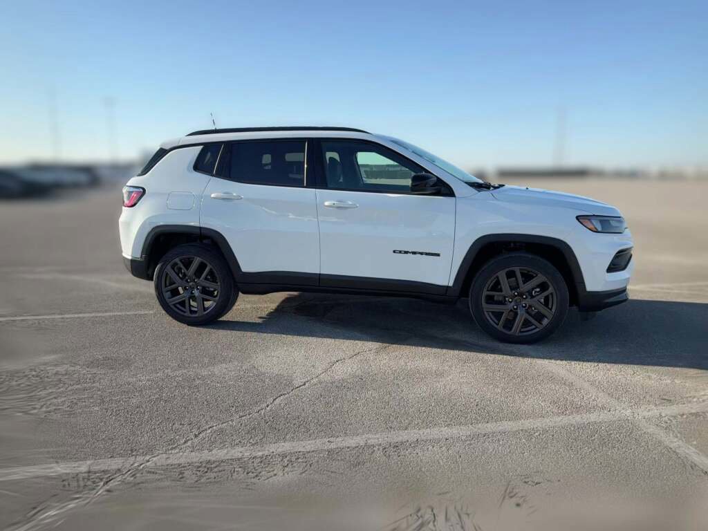 New 2026 Jeep Compass Latitude image 14