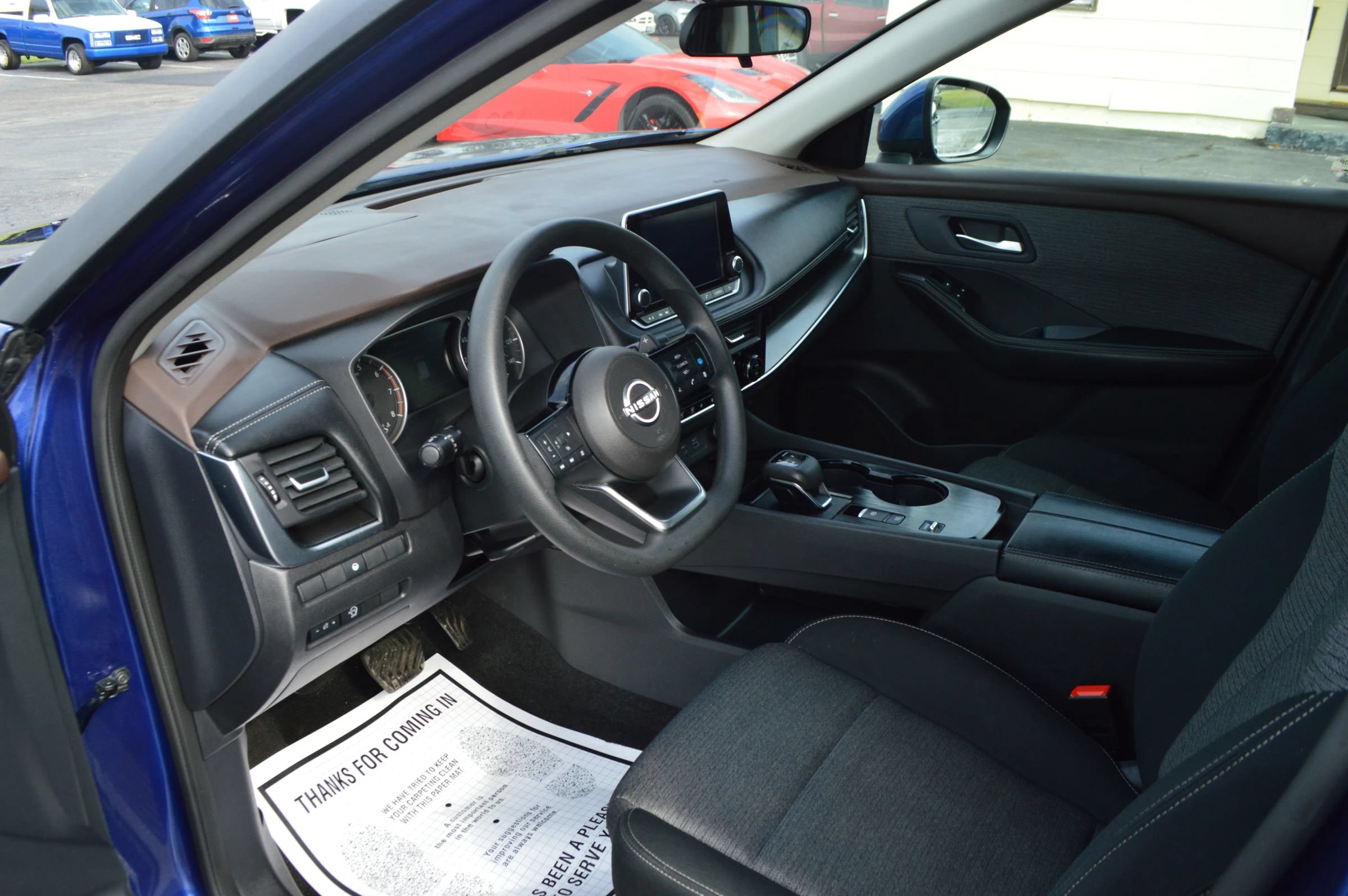 Used 2023 Nissan Rogue SV FWD image 14