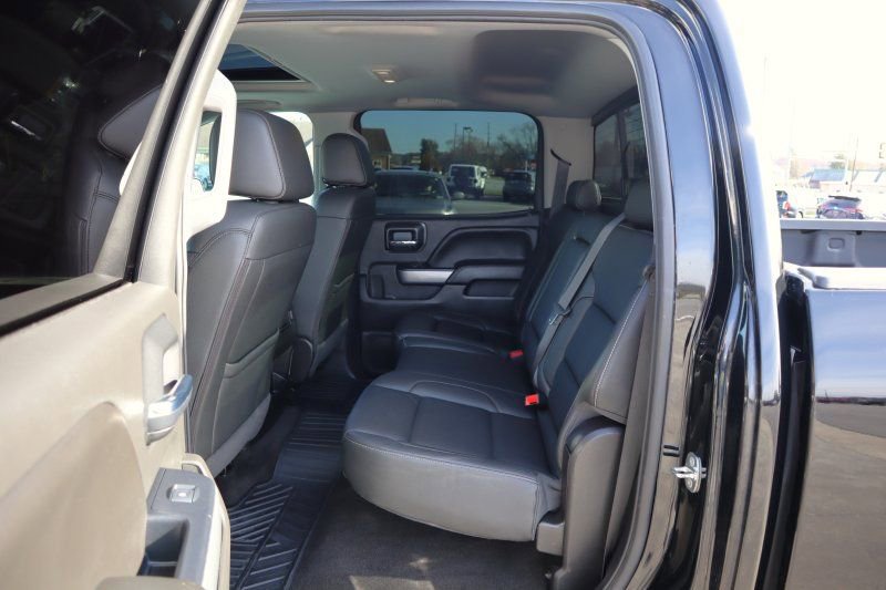 Used 2018 Chevrolet Silverado 1500 LTZ Z71 w/ LTZ Plus Package AWD/4WD image 17