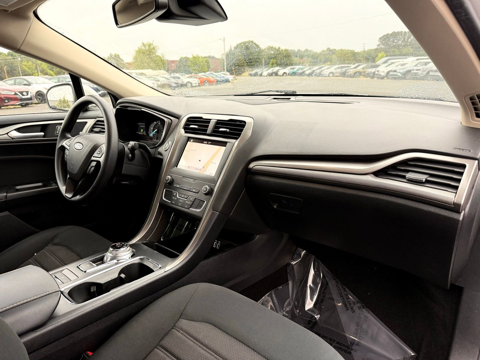Used 2019 Ford Fusion SE FWD image 21