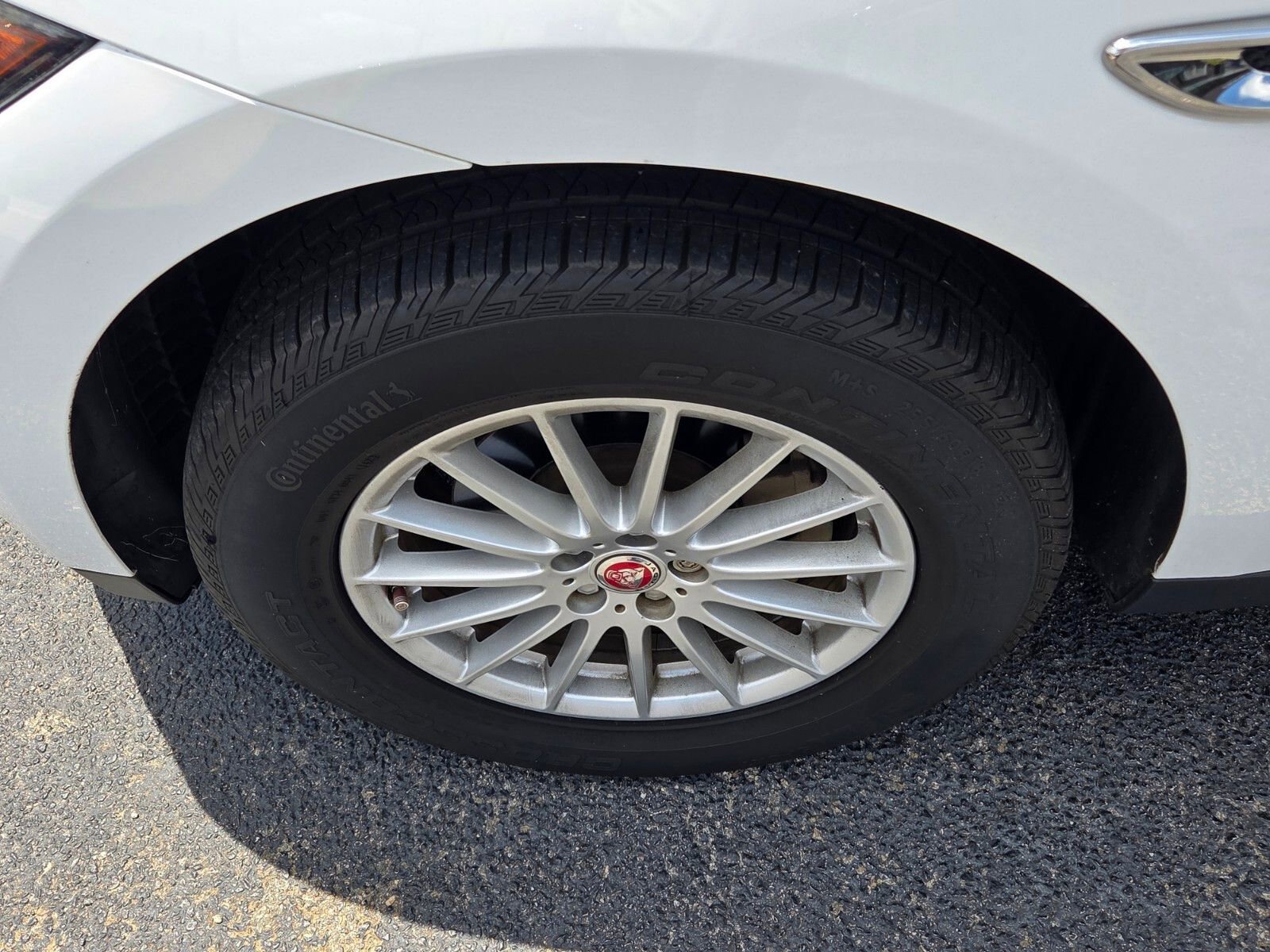 Used 2019 Jaguar F-PACE AWD/4WD image 19