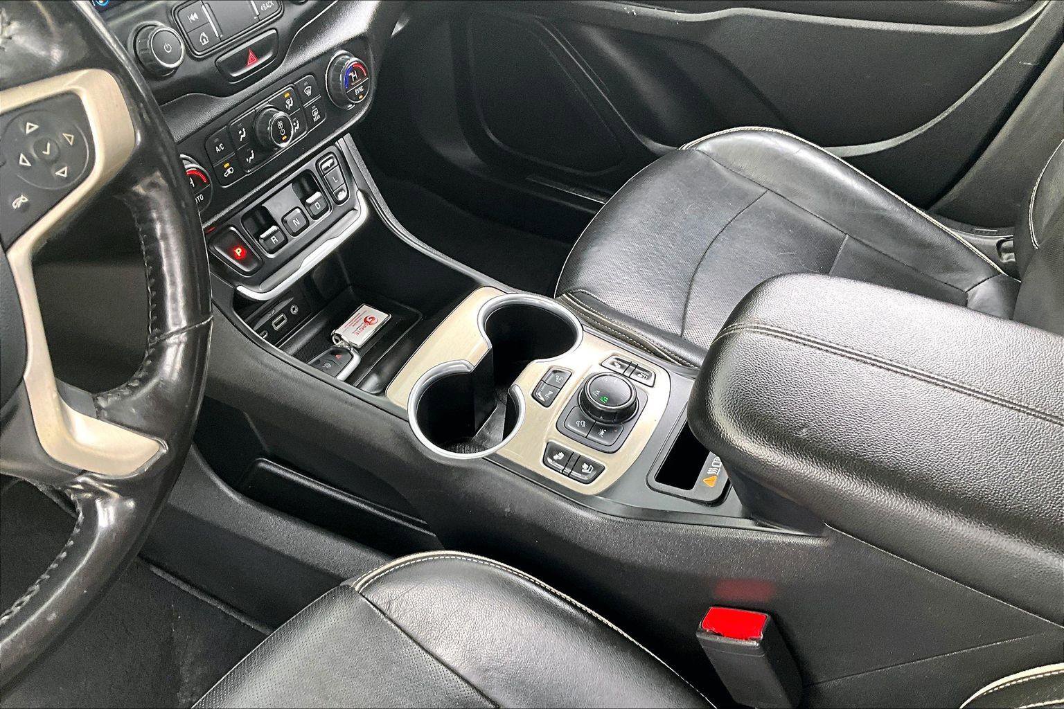 Used 2020 GMC Terrain Denali w/ GMC Pro Grade Package image 16