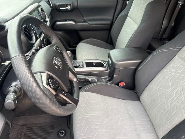 Used 2022 Toyota Tacoma TRD Sport w/ TRD Premium Sport Package AWD/4WD image 18