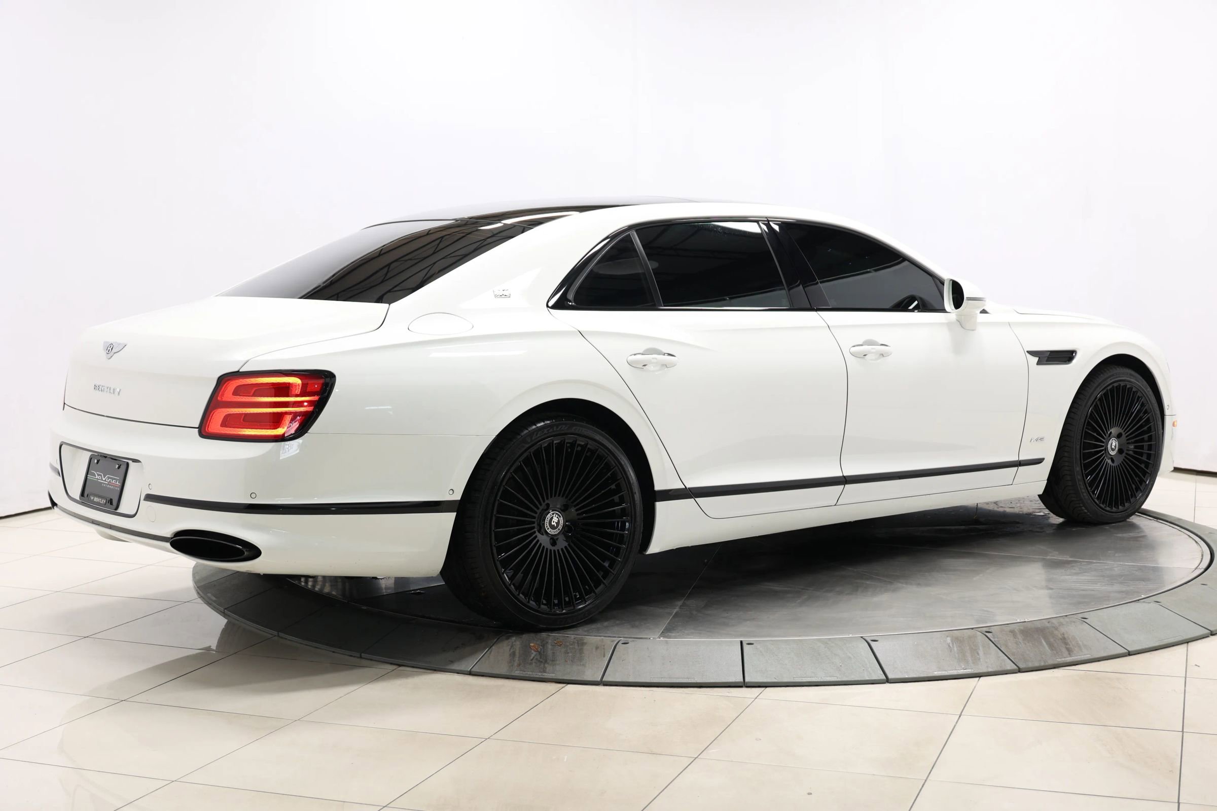 Used 2020 Bentley Flying Spur W12 image 83