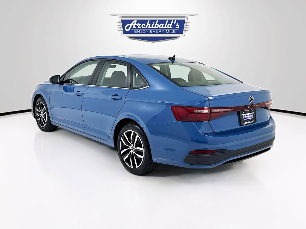 Used 2025 Volkswagen Jetta SE image 5