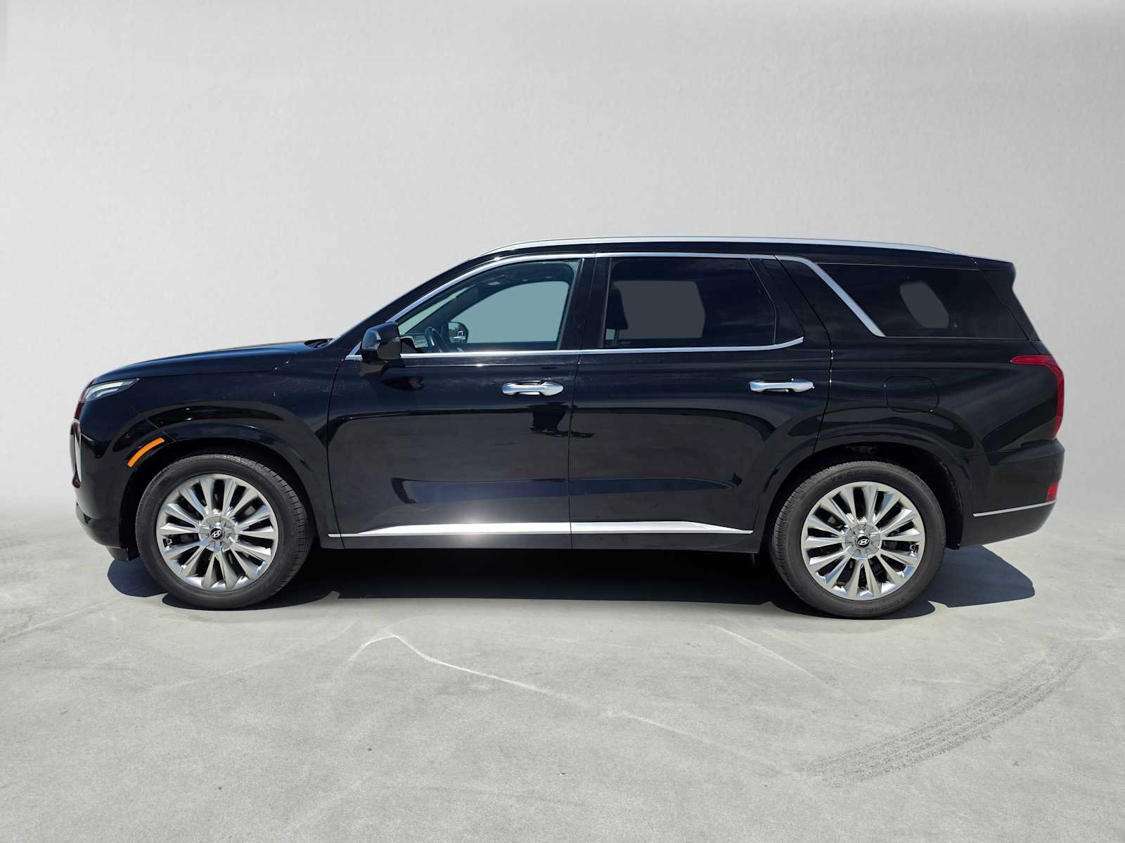 Used 2020 Hyundai Palisade Limited FWD image 6
