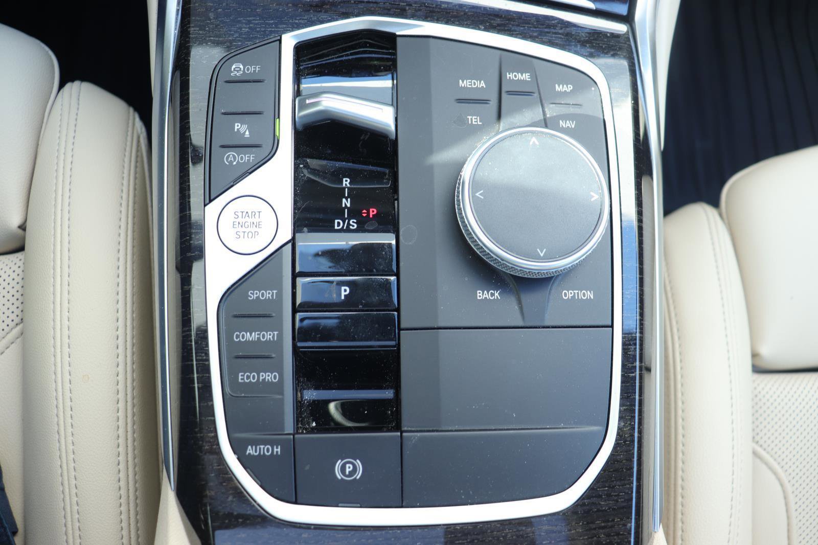 Used 2023 BMW 330i Sedan w/ Premium Package image 33