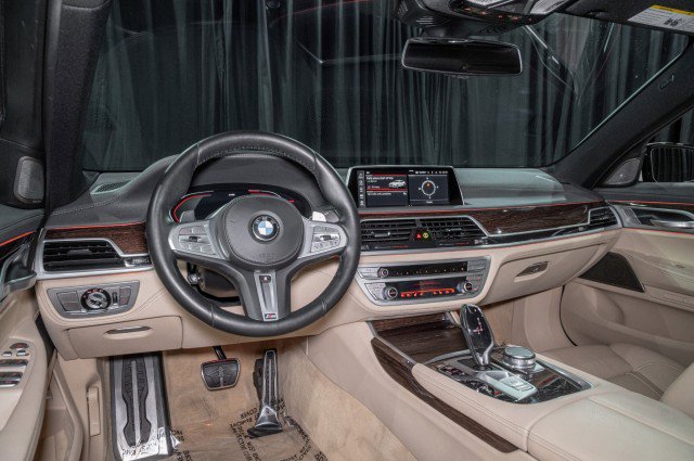 Used 2021 BMW 740i w/ M Sport Package RWD image 18