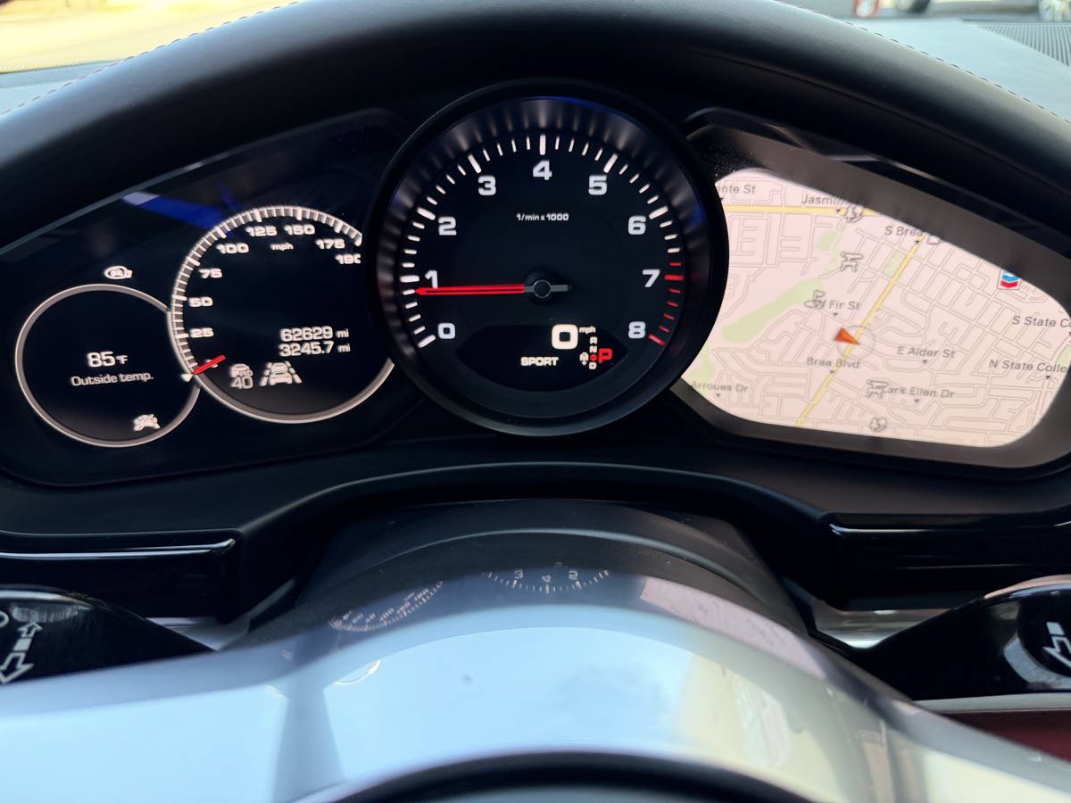 Used 2018 Porsche Panamera image 32