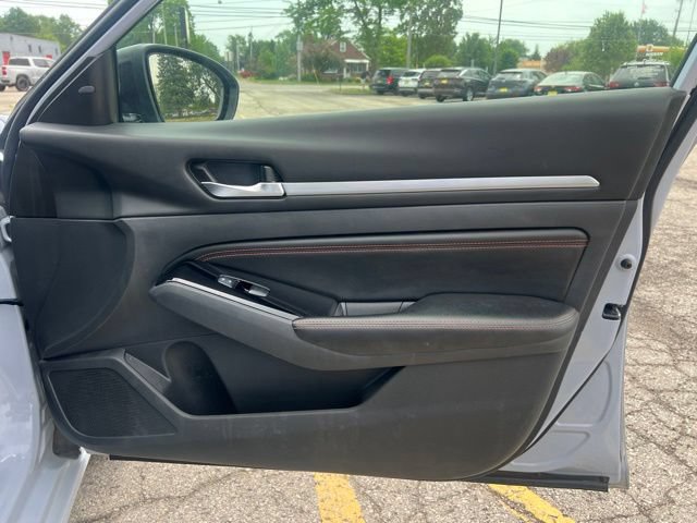 Used 2023 Nissan Altima 2.5 SR FWD image 17