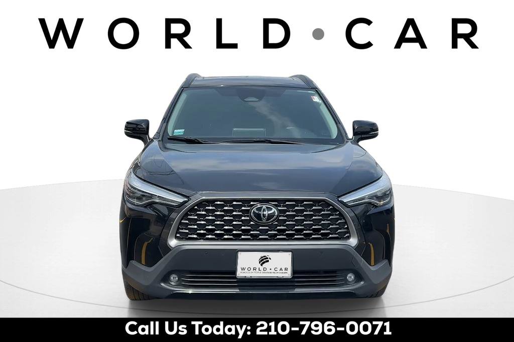 Used 2023 Toyota Corolla Cross XLE w/ Convenience Package FWD image 8