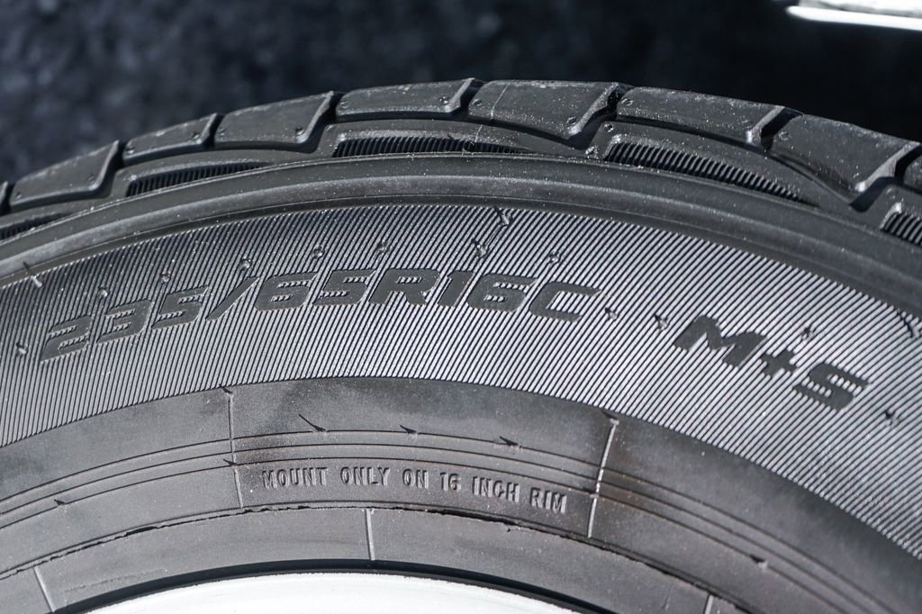 Used 2023 Ford Transit 250 Medium Roof w/ Load Area Protection Package image 38