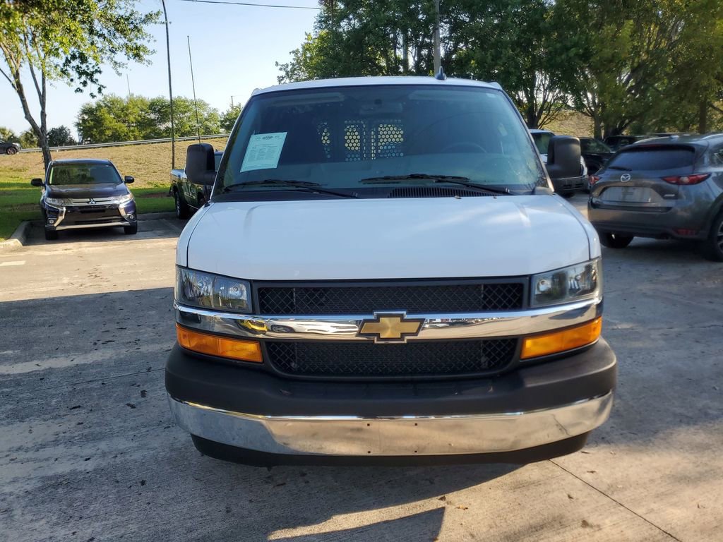 Used 2024 Chevrolet Express 2500 w/ Driver Convenience Package RWD image 2