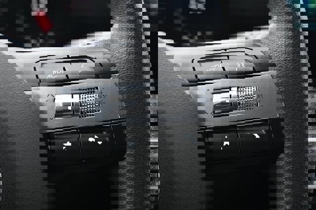 Used 2025 Hyundai Santa Cruz SEL image 36