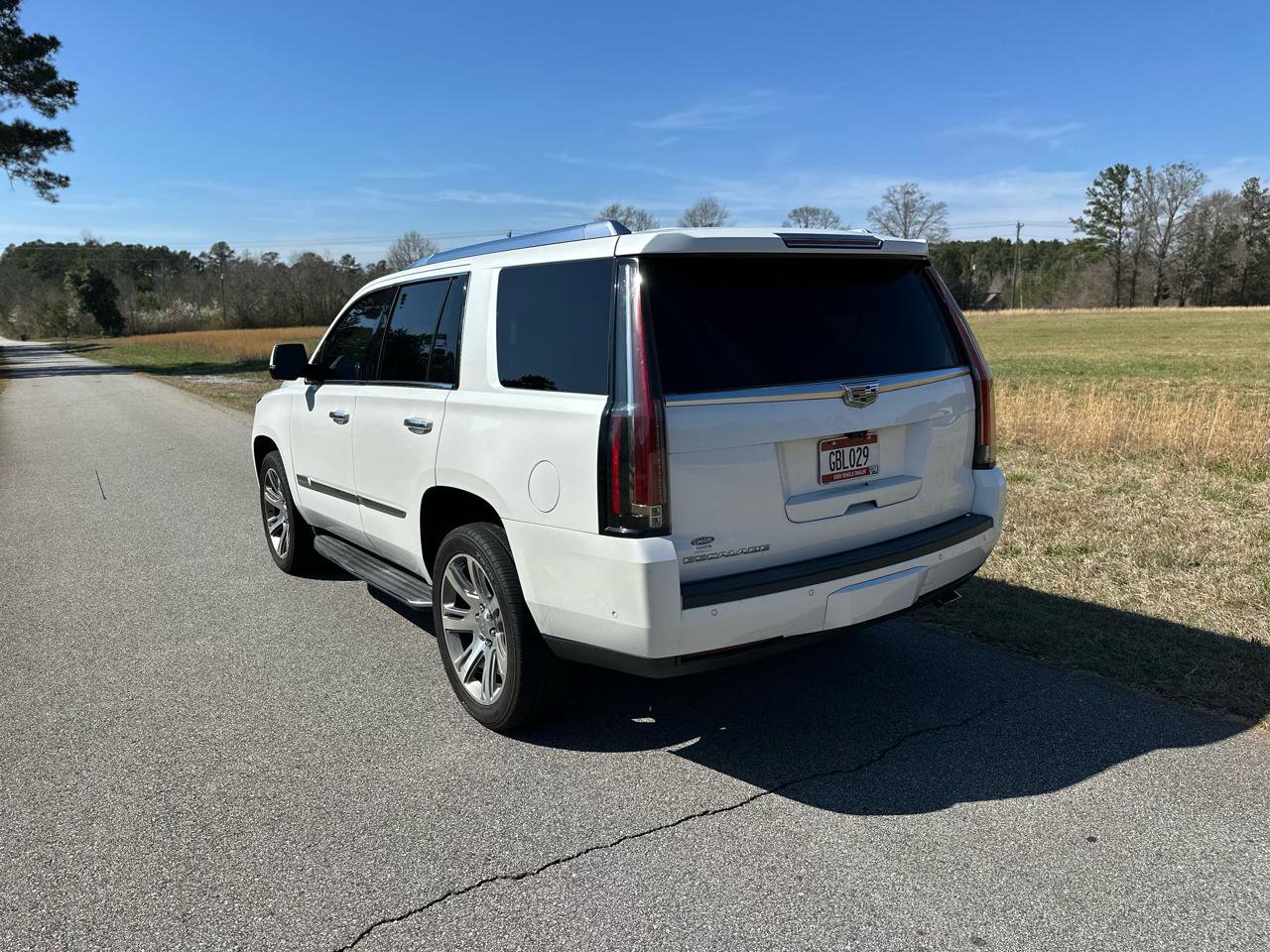 Used 2017 Cadillac Escalade Luxury image 4