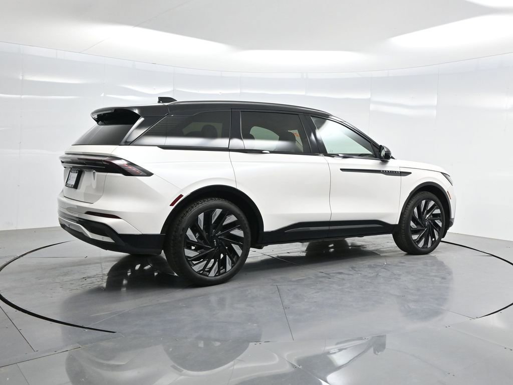 Used 2025 Lincoln Nautilus Reserve w/ Jet Appearance Package image 32