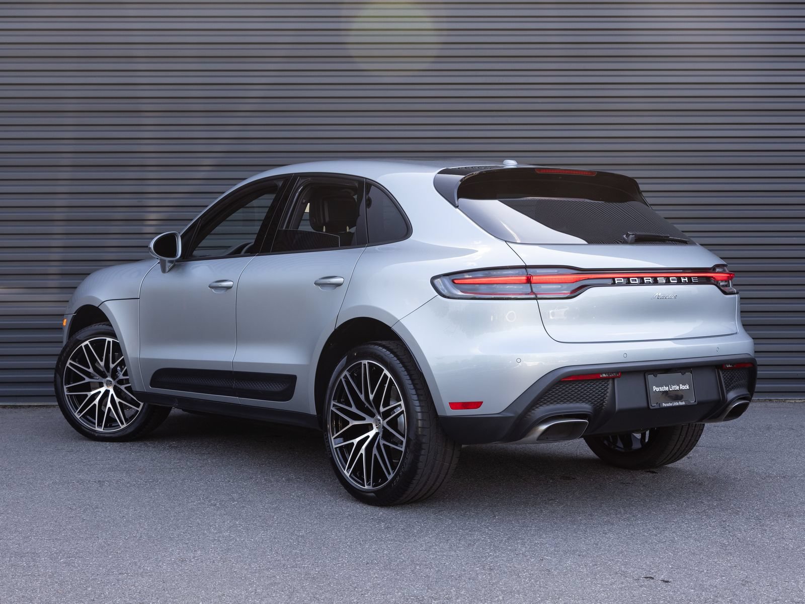 Certified 2026 Porsche Macan AWD/4WD image 3