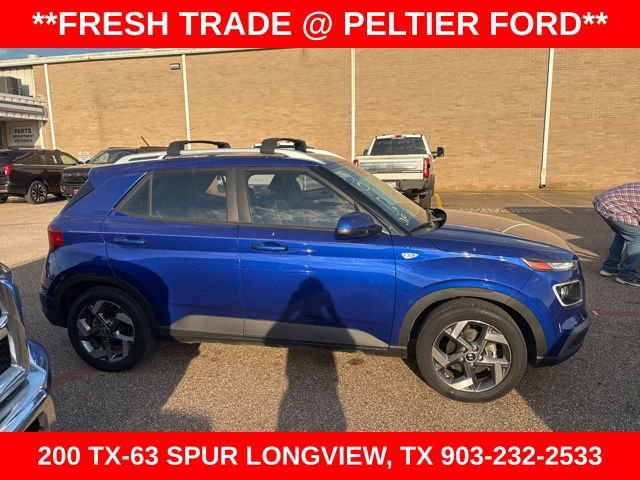 Used 2023 Hyundai Venue Limited image 21