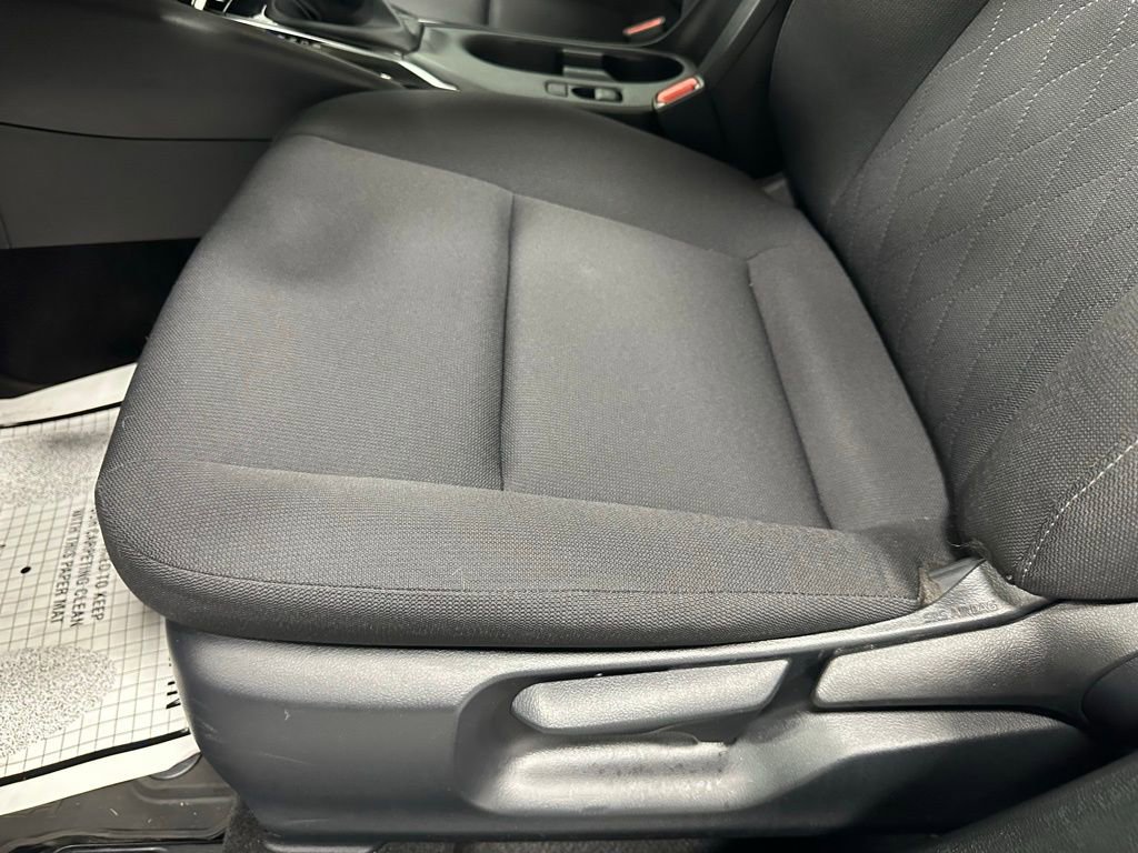 Used 2025 Toyota Corolla LE FWD image 13