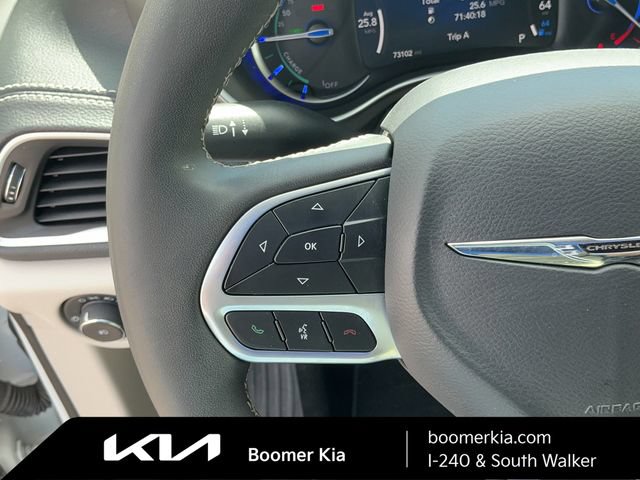 Used 2023 Chrysler Pacifica Touring-L FWD image 20