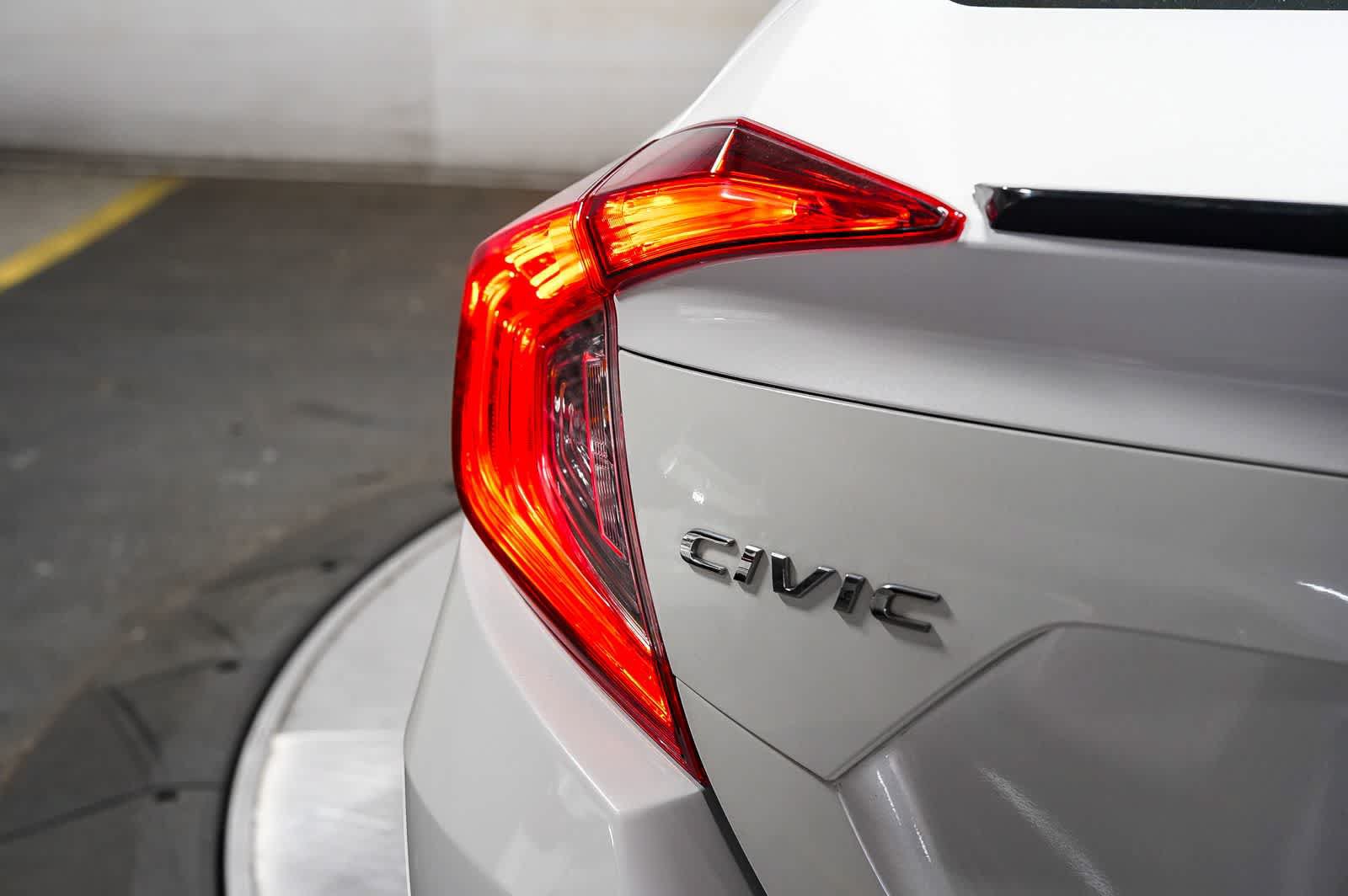 Used 2020 Honda Civic Sport image 11