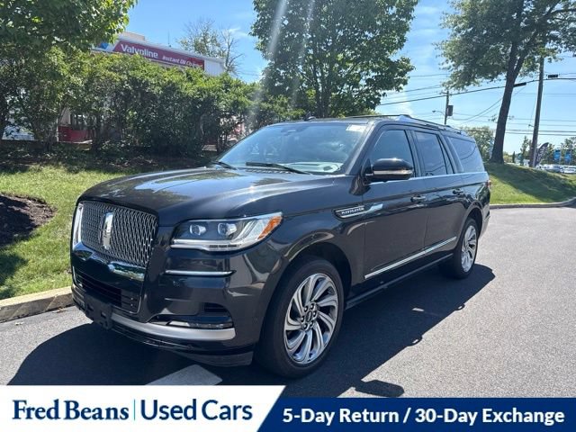Used 2023 Lincoln Navigator L Reserve AWD/4WD image 3