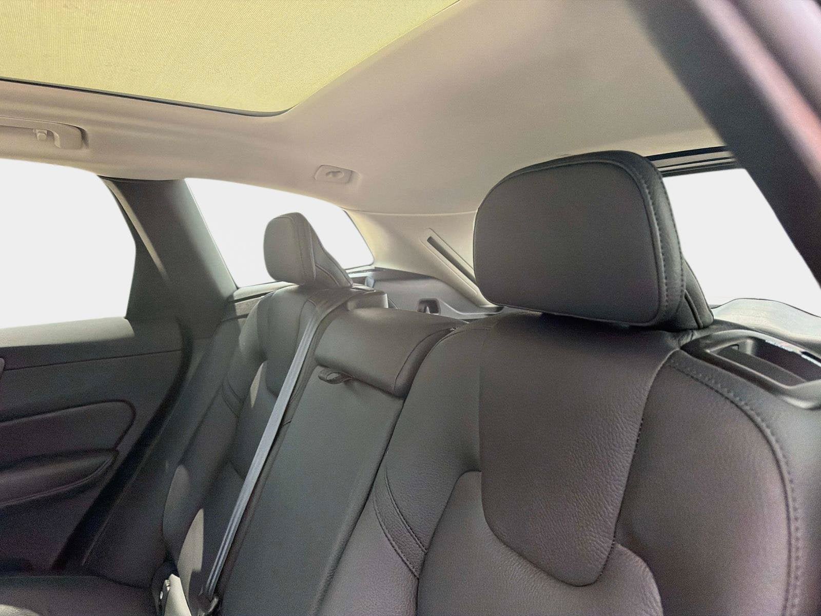 Certified 2024 Volvo XC60 B5 Plus w/ Protection Package Premier AWD/4WD image 16
