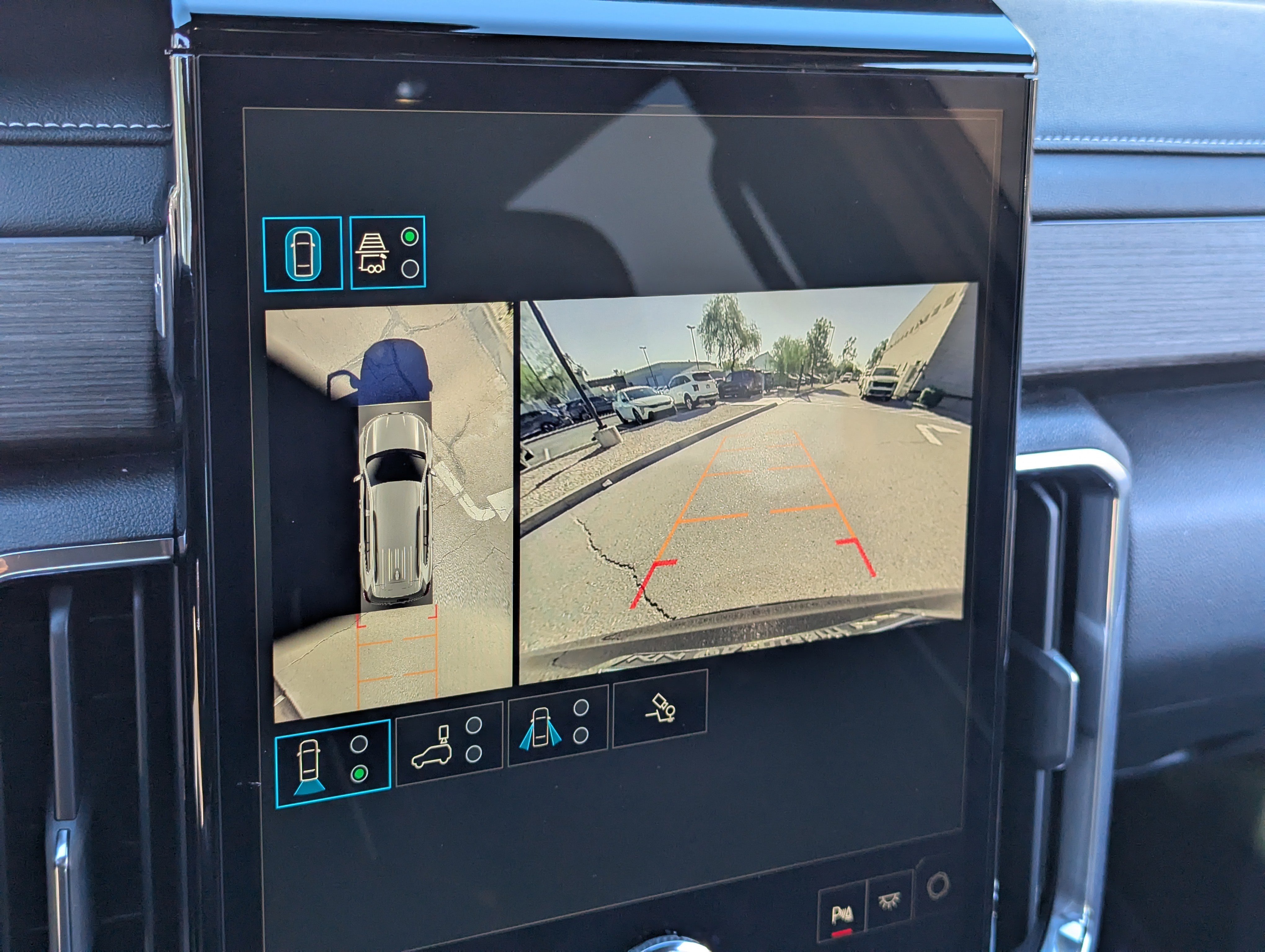 Used 2025 GMC Acadia Denali w/ Super Cruise Package image 25