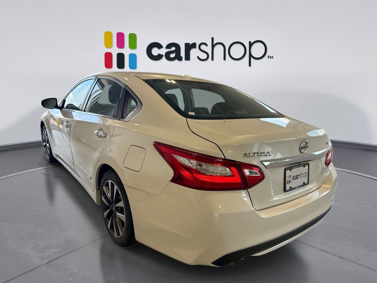 Used 2016 Nissan Altima 2.5 SL w/ 2.5 Technology w/LED Package FWD image 3