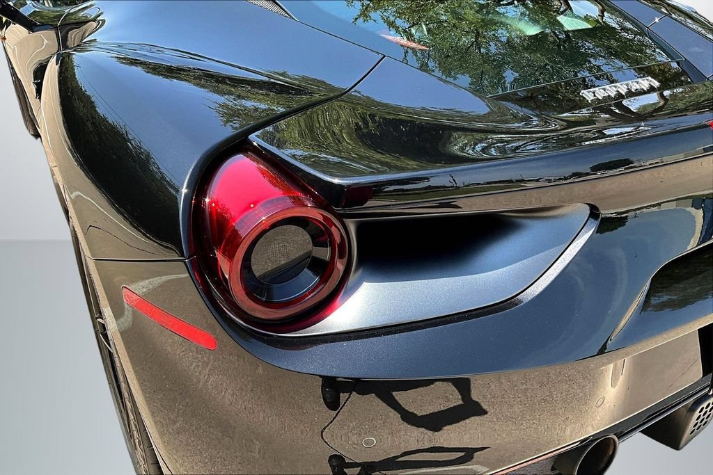 Used 2019 Ferrari 488 GTB RWD image 20