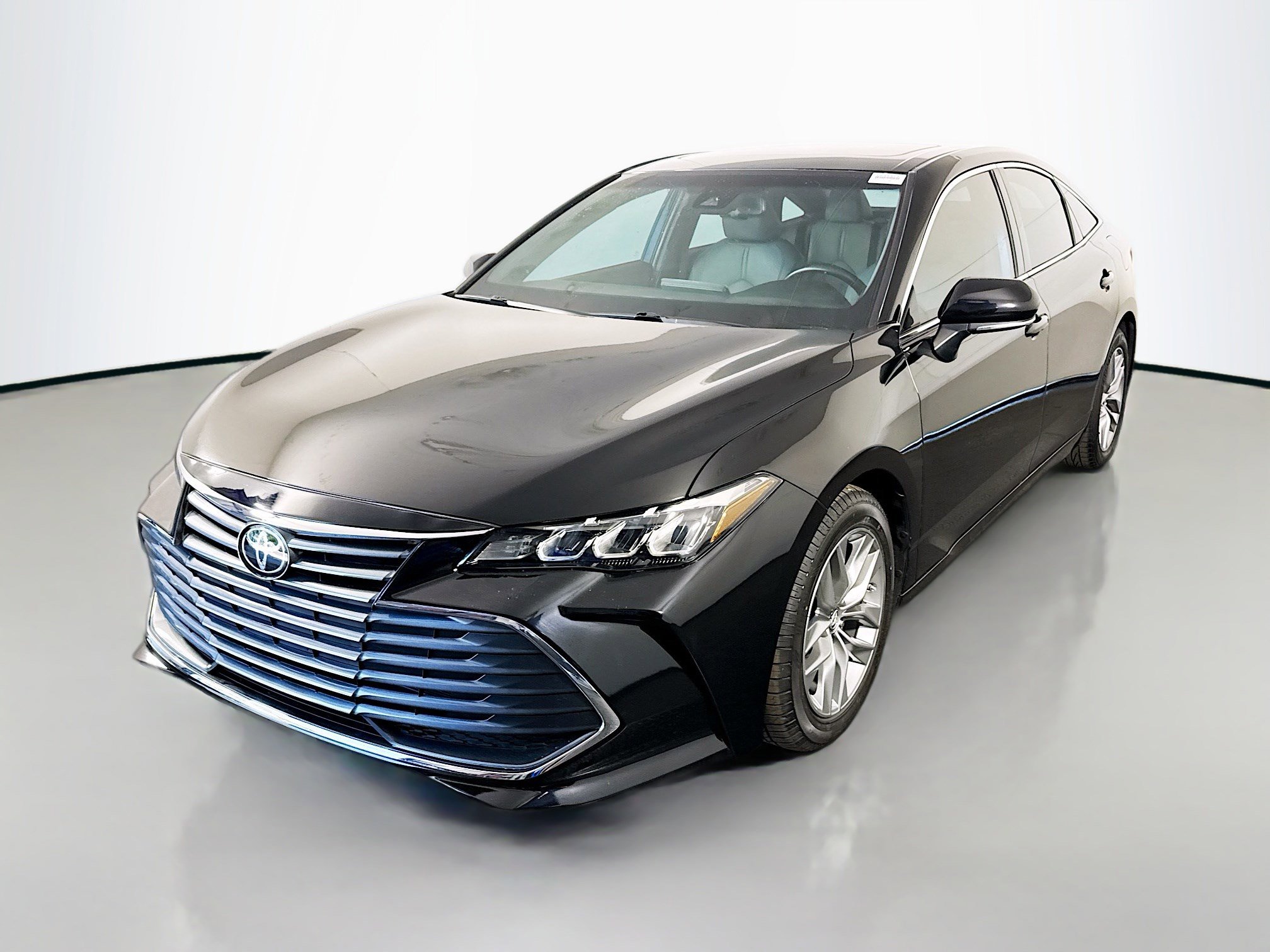 Used 2019 Toyota Avalon XLE w/ Moonroof Package FWD image 4